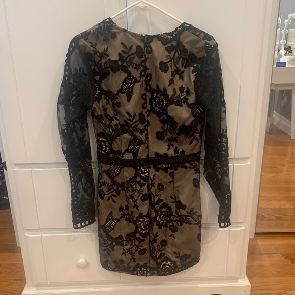 Tobi Embroidered Bodycon Dress - Picture 5 of 5